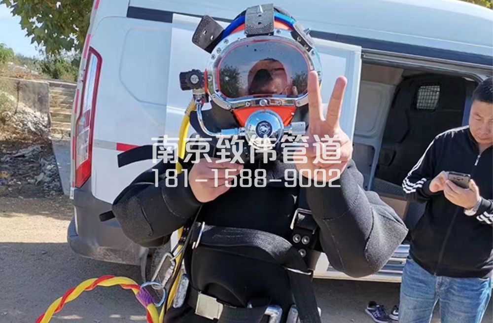 八卦花园沉淀池清底